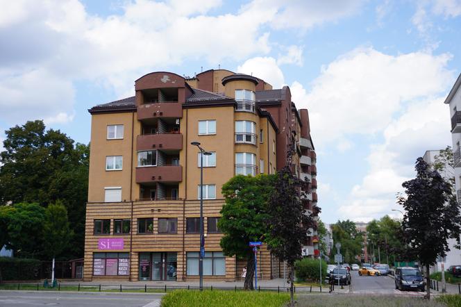 Blok z Na Wspólnej przy ul. Szlenkierów 1 na Woli