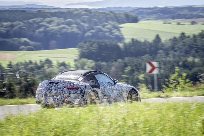 (2022) Mercedes-AMG SL w kamuflażu