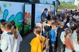 Rodzice mogą kontrolować autokary w 2 minuty. Oto sposób