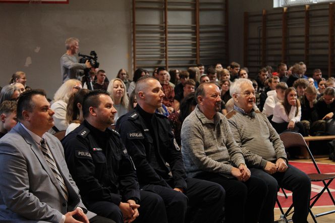 Dominik Dąbrowski spotkał się z młodzieżą III LO w Grudziądzu cz. II