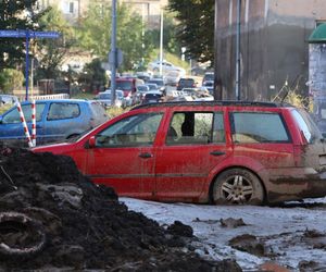 Mieszkańcy Kłodzka i Stronia Śląskiego rozpoczęli wielkie sprzątanie. Chcą zwalczyć skutki powodzi