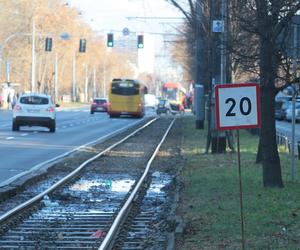 Torowisko na Al. Waszyngtona grozi katastrofą! Są ograniczenia dla tramwajów