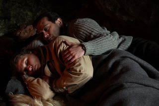 Gra z Cieniem odcinek 13. Witold Kosek (Marcin Hycnar), Helena (Natalia Rybicka)