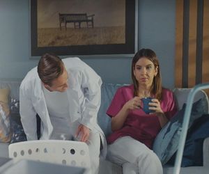 M jak miłość, odcinek 1891. Aneta (Ilona Janyst), Olek (Maurycy Popiel)