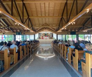 Modlili się w podzięce za wygraną Nawrockiego. Politycy PiS zjechali do słynnego sanktuarium