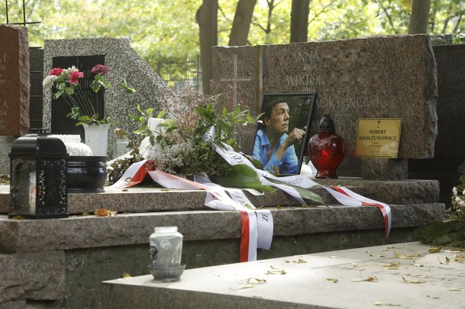 Tak wygląda grób Roberta Smoktunowicza miesiąc od śmierci 