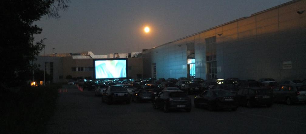 W kinie w Lublinie...nocą w samochodzie. Ruszyło pierwsze kino samochodowe
