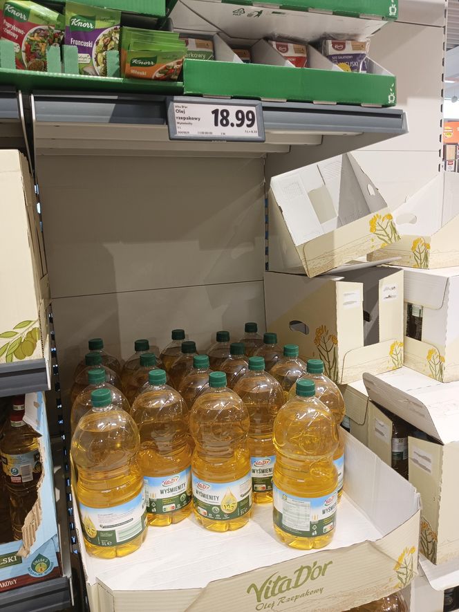 Porównaliśmy ceny w polskim i niemieckim markecie. Gdzie zarobimy tańsze zakupy na Wielkanoc? 