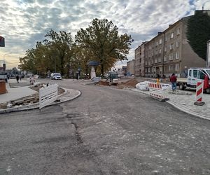 Na ul. Floriańskiej w Siedlcach powstaje nowe rondo ósemkowe i nowa nawierzchnia