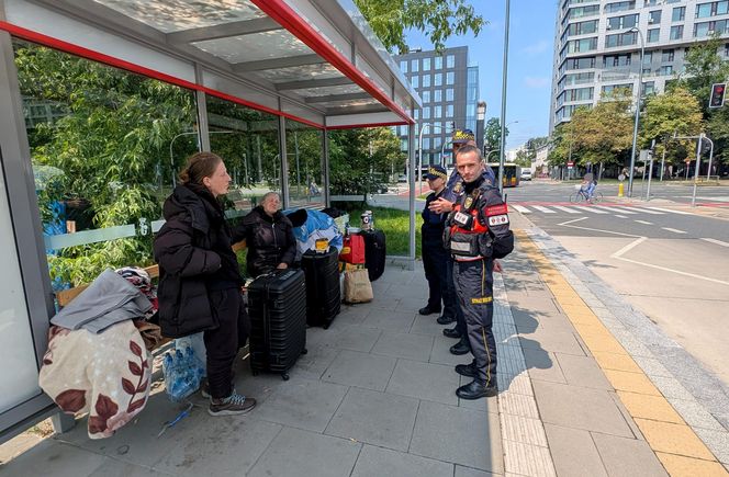 Ukrainki od miesięcy żyją na przystanku na Ochocie. Kobiety nie chcą się stamtąd wynieść