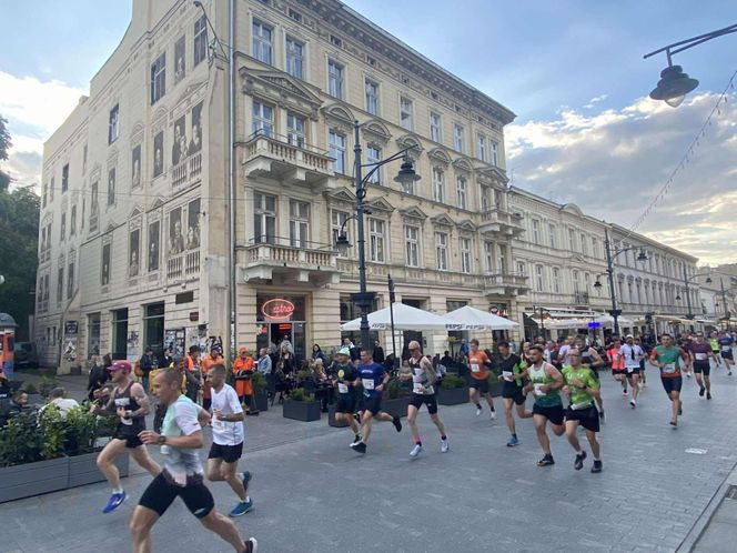 Rossmann Run 2025. Tłumy biegaczy wzięły udział w biegu ulicą Piotrkowską