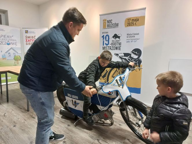 Trwa Noc Muzeów w Lesznie. Od wystawy o praniu i bieliźniarce, przez komiks po żużel