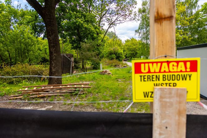 Domki fińskie na Polu Mokotowskim w trakcie odbudowy