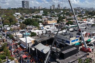 Makabra! Zawalił się dach dyskoteki. Co najmniej 184 osoby nie żyją!