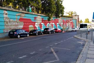 Wkrótce będzie witał przyjezdnych. Na ulicy Owocowej powstaje nowy mural [ZDJĘCIA]