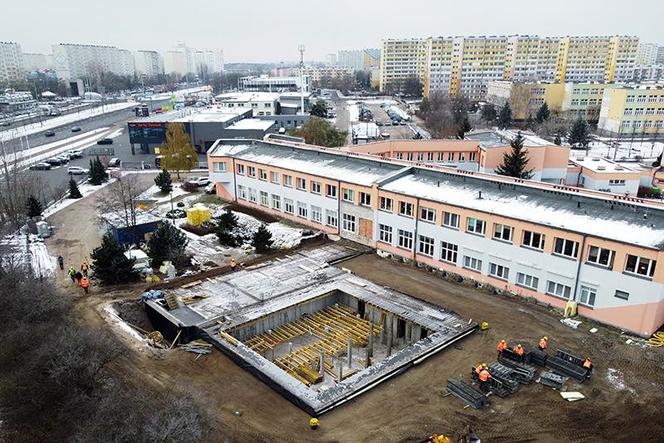 Trwa budowa basenu rehabilitacyjnego dla Zespołu Szkół nr 19 przy ul. Dziewulskiego