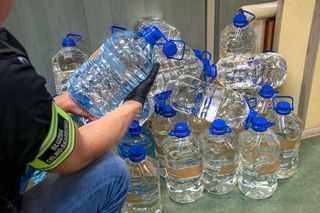Blisko 200 litrów bimbru bez akcyzy. Akcja KAS na Podlasiu
