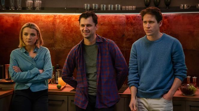 Zakochani po uszy odcinek 200 - opis, streszczenie: Marcin dowiaduje się o zdradzie Wiki na kolacji u Asi i Piotra