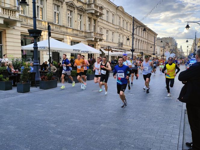 Rossmann Run 2025. Tłumy biegaczy wzięły udział w biegu ulicą Piotrkowską