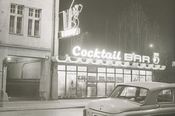 „Cocktail Bar” przy ul. Komandorskiej, 1973 r.