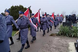 Przejmujące pogrzeby zamordowanych policjantów z Wrocławia. Tłumy żegnają funkcjonariuszy