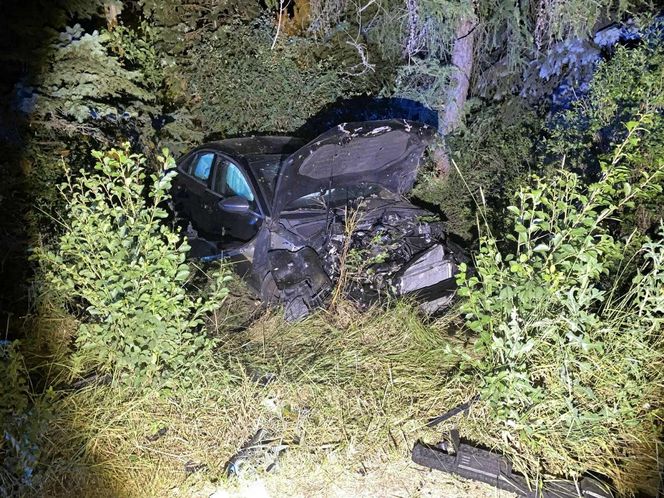 Nocna szarża przy Benedyktyńskiej w Starachowicach. Kierowca i pasażerowie uciekli