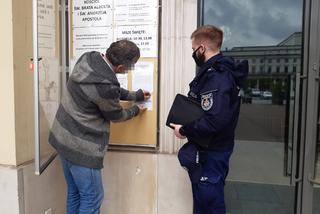Policjanci edukują seniorów w Warszawie