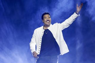Lionel Richie wystąpi Atlas Arenie. Co zaśpiewa? Najważniejsze informacje, support, zmiany MPK