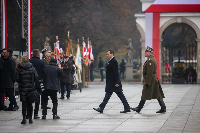 Rozpoczęły się uroczystości w 105. rocznicę odzyskania niepodległości przed Grobem Nieznanego Żołnierza