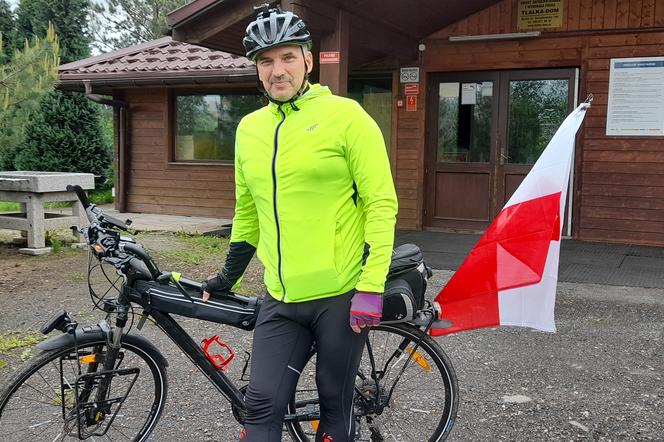 Mieszkaniec Sosnowca przejedzie 25 tysięcy kilometrów na rowerze dla chorej Lilianki. Chce zebrać pieniądze na jej operację i rehabilitację