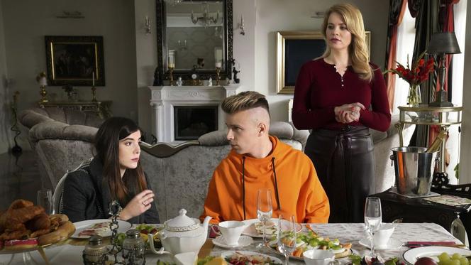Barwy szczęścia, odc. 2417: Sławka (Ewelina Serafin), Agata (Natalia Zambrzycka), Patryk (Konrad Skolimowski)