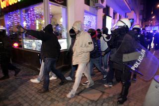Warszawa: 149 zatrzymanych przed meczem. Pseudokibicie z Włoch rzucali w policję kamieniami