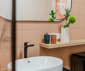 Kolorowe mieszkanie w stylu kalifornijskiego modernizmu