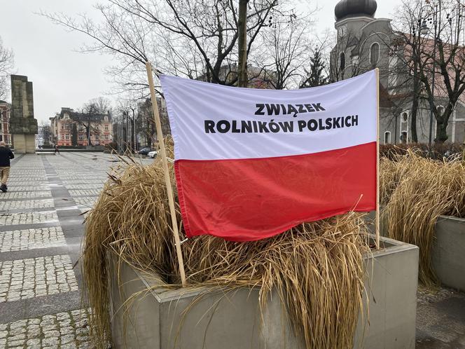 Strajk rolników w centrum Zielonej Góry. Przedsiębiorcy wyjechali na ulice 