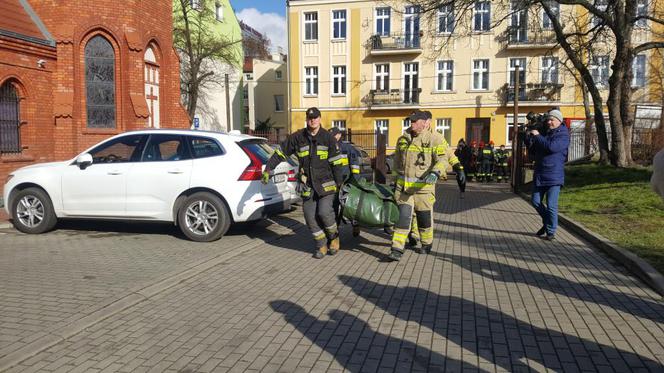 Koronawirus w Polsce. Wielkie namioty stanęły przed bydgoskimi szpitalami