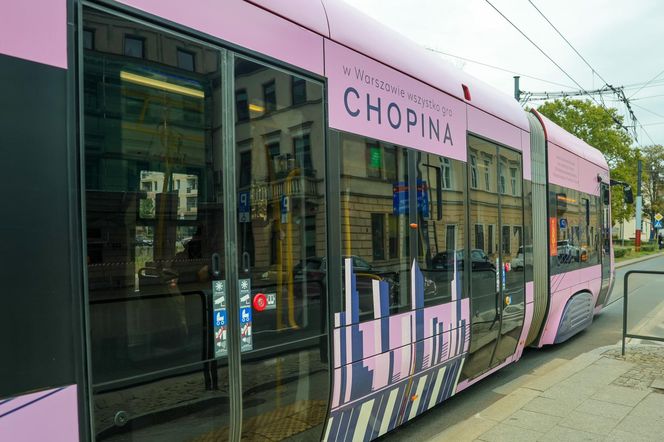 Chopinowski tramwaj i pociąg metra w Warszawie