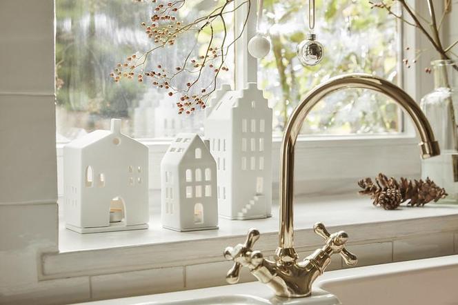 Jak ozdobić okno na święta?