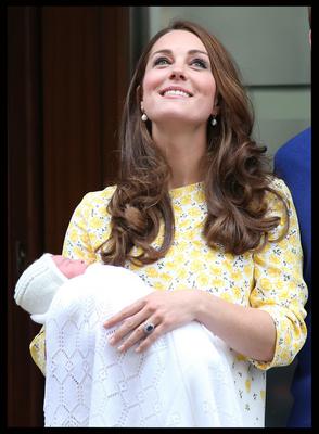 Księżna Kate wynajęła SUROGATKĘ? Nigdy nie była w ciąży?!