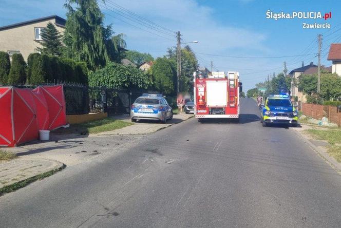 Tragedia pod Zawierciem. Motocyklista wjechał w samochód 70-latki. Zginął na miejscu