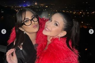 Roksana Węgiel, Julia Antoszkiewicz