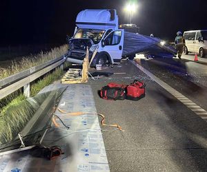 Wypadek dostawczaka na autostradzie A1
