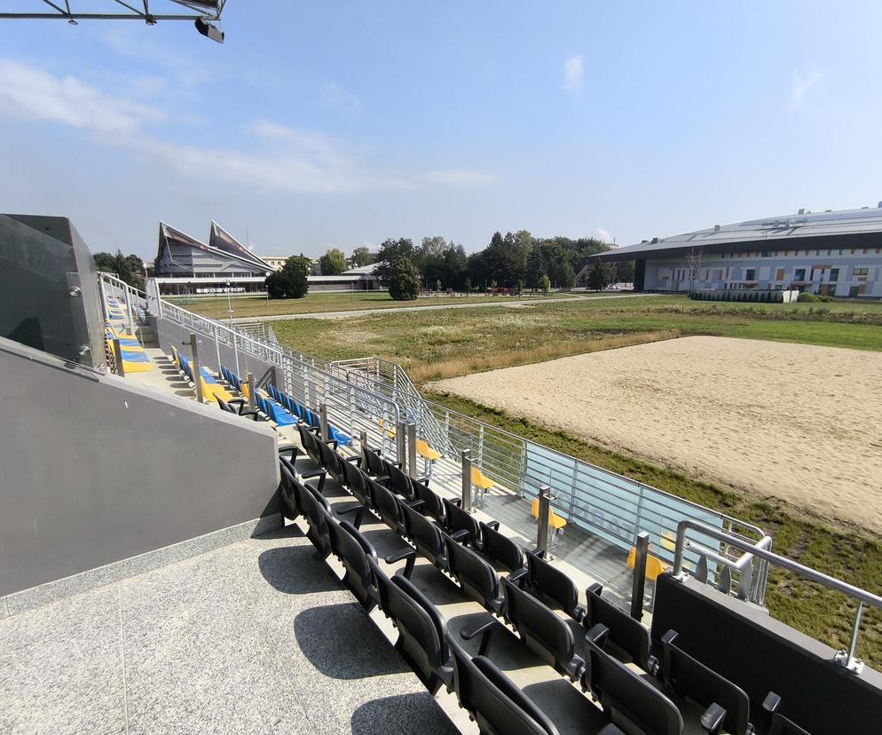 Podpisanie umowy na rozbudowę stadionu piłkarskiego w Mościcach