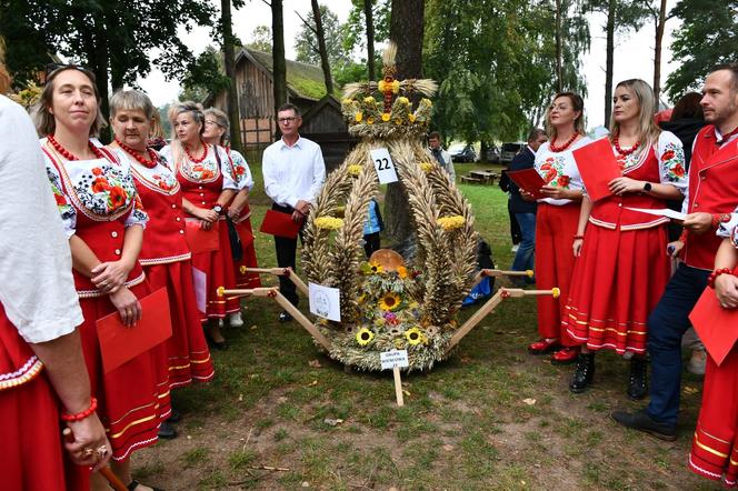 Dożynki wojewódzkie w Olsztynku 2024. Tłumy na wydarzeniu. „To był trudny rok” [ZDJĘCIA]