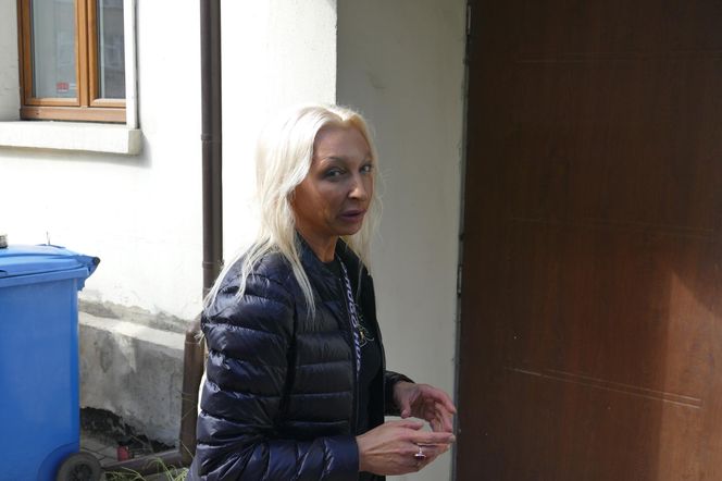 Bandzior napadł panią Natalię i zaczął ją dusić. Kobieta pogoniła drania