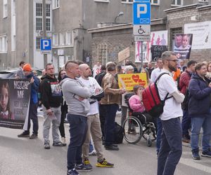 Protest rodziców i dziadków w Warszawie (7.03.2025)