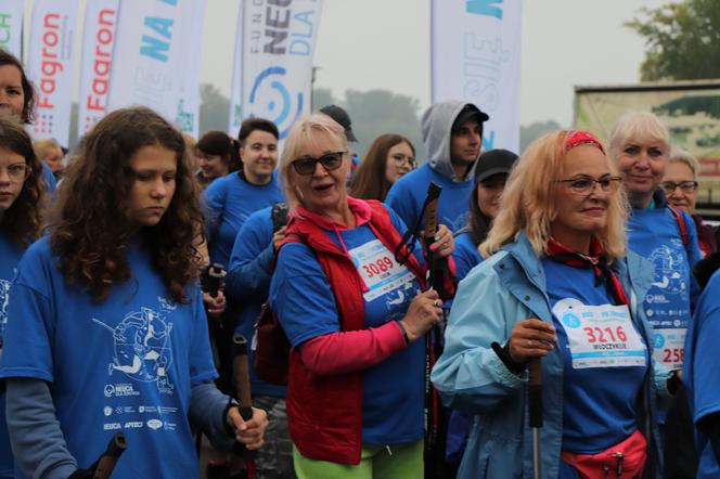 3 tysiące osób przeszło z kijkami przez Toruń. Za nami IX Walkathon NEUCA dla Zdrowia [GALERIA]