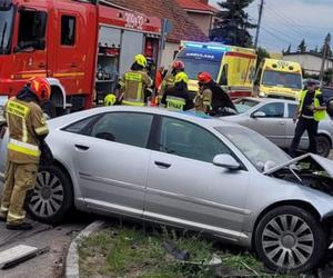 Zderzenie dwóch osobówek w Nowej Wsi Wielkiej! Jedna osoba trafiła do szpitala [ZDJĘCIA]