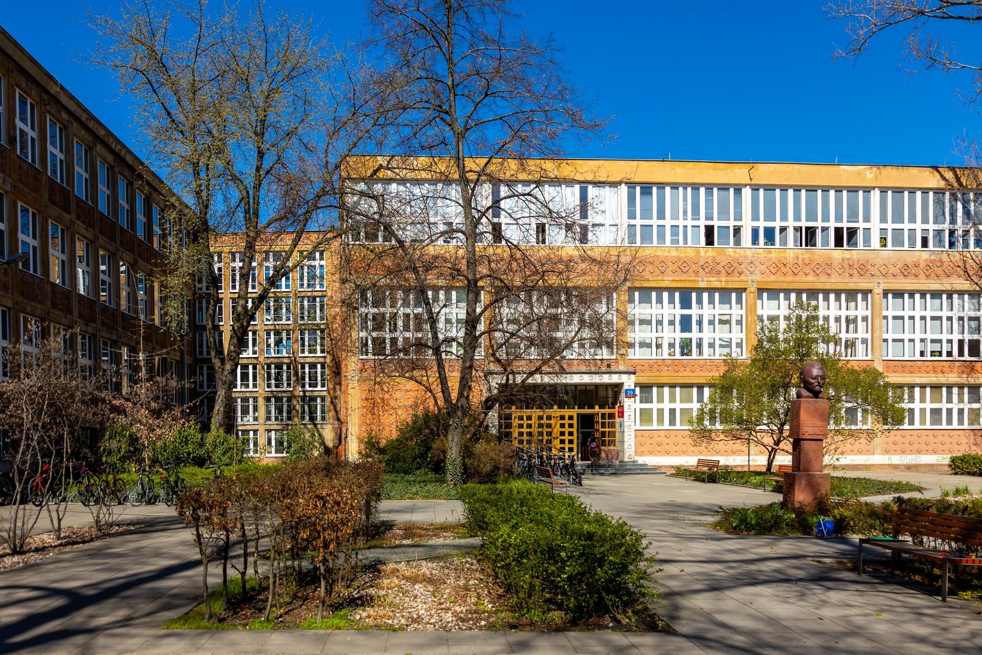 XXXV Liceum Ogólnokształcące im. Bolesława Prusa w Warszawie