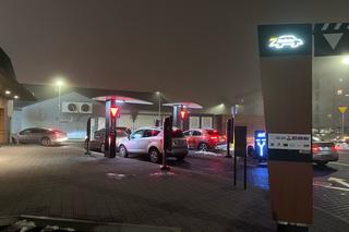 Kolejki po kanapkę Drwala w McDonald's