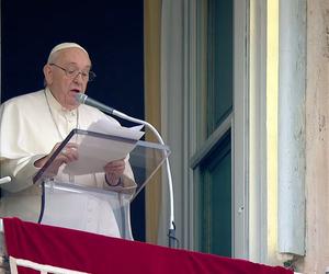 Papież stopniowo odzyskuje siły. Ostrożny optymizm w Watykanie